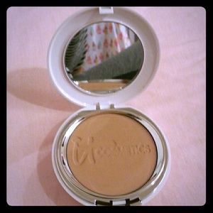 It Cosmetics Celebration Foundation Tan